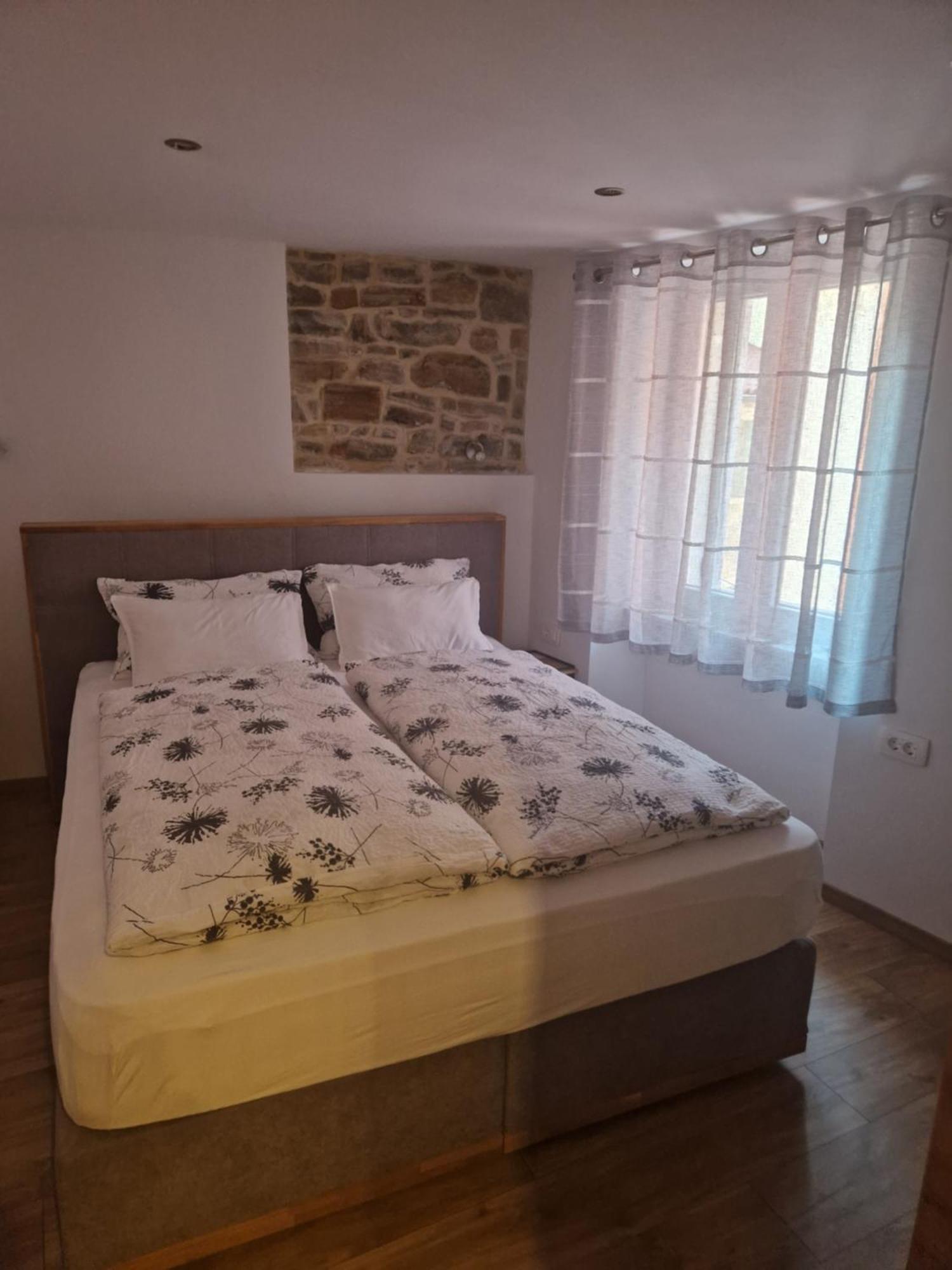 Diana Apartma *